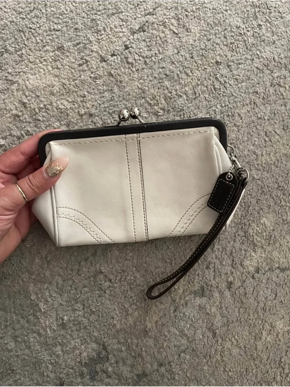 Coach Cream Leather kisslock Wristlet Clutch - Picture 1 of 6